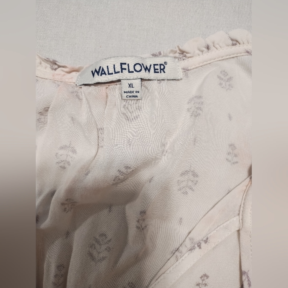 Wall Flower White Ruffled Tank Top Blouse - Picture 12 of 12